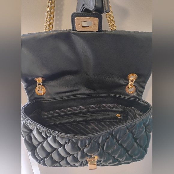 Aldo Black Quilted Shoulder/Cross Body Bag with Gold Chain - Picture 4 of 6